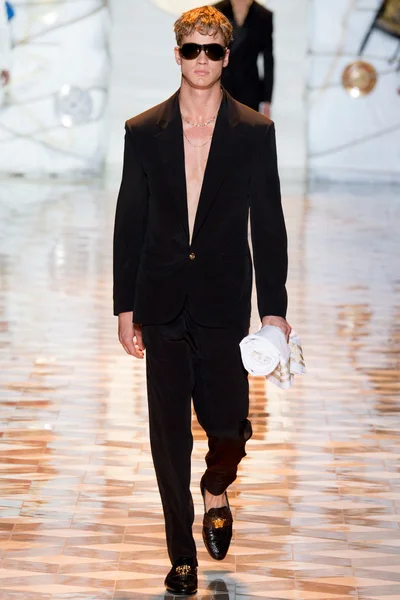Look 46